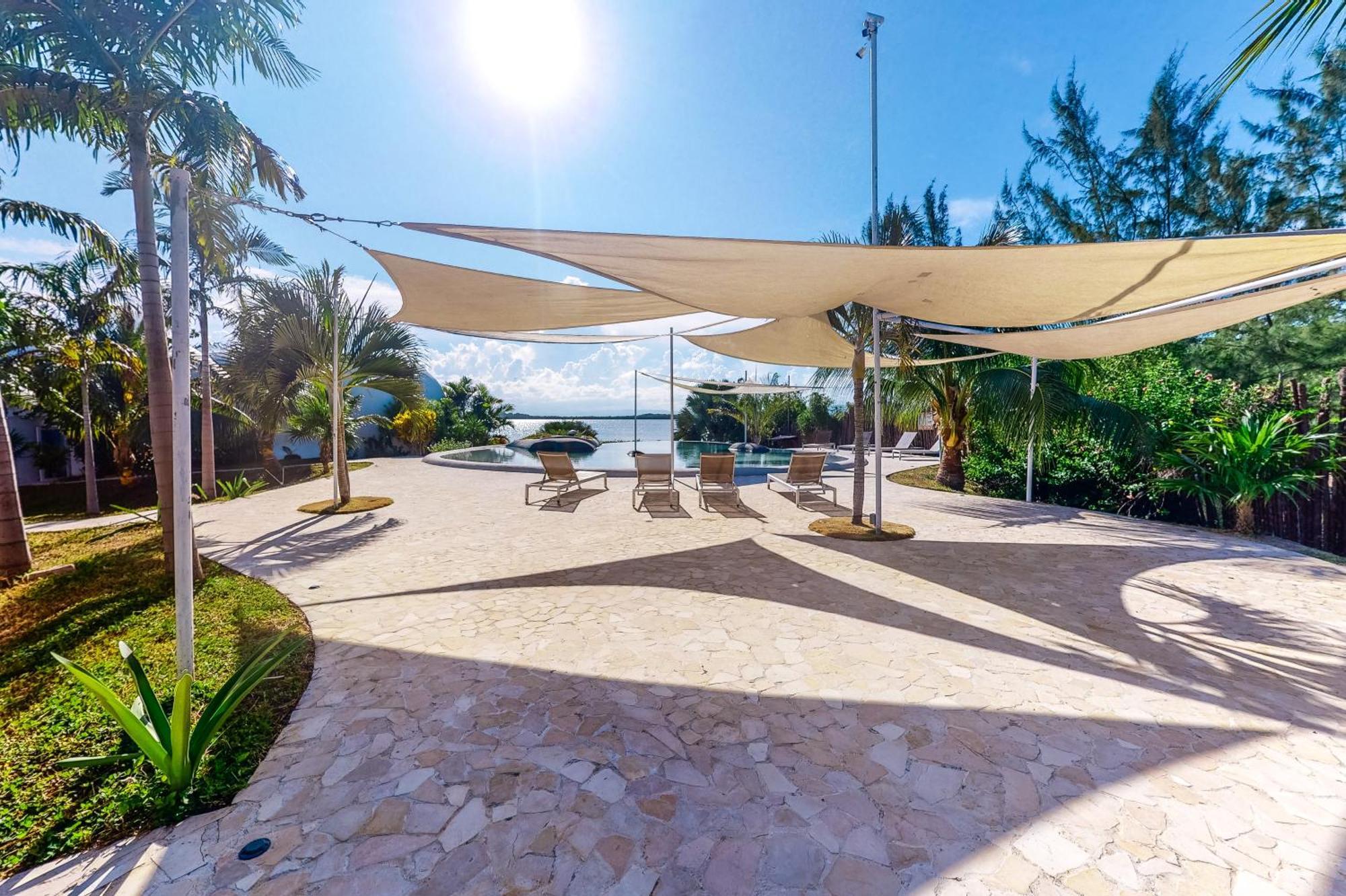 Swan Villas Maya Beach Номер фото