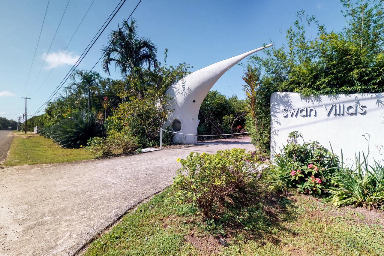 Swan Villas Maya Beach Екстер'єр фото