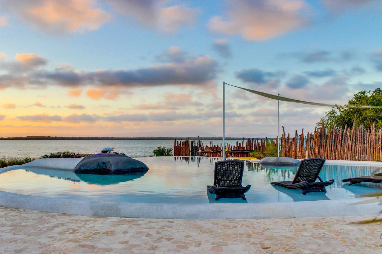 Swan Villas Maya Beach Екстер'єр фото