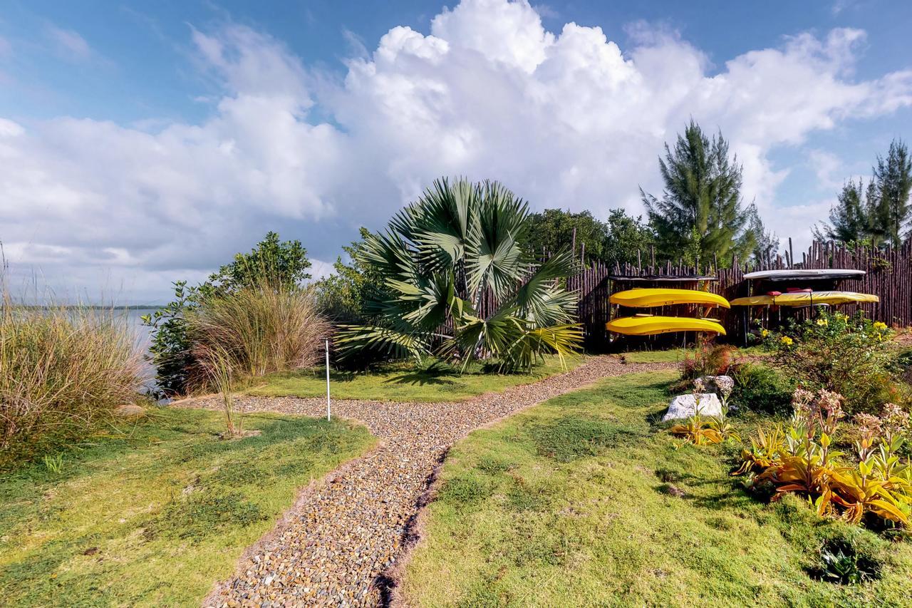 Swan Villas Maya Beach Екстер'єр фото